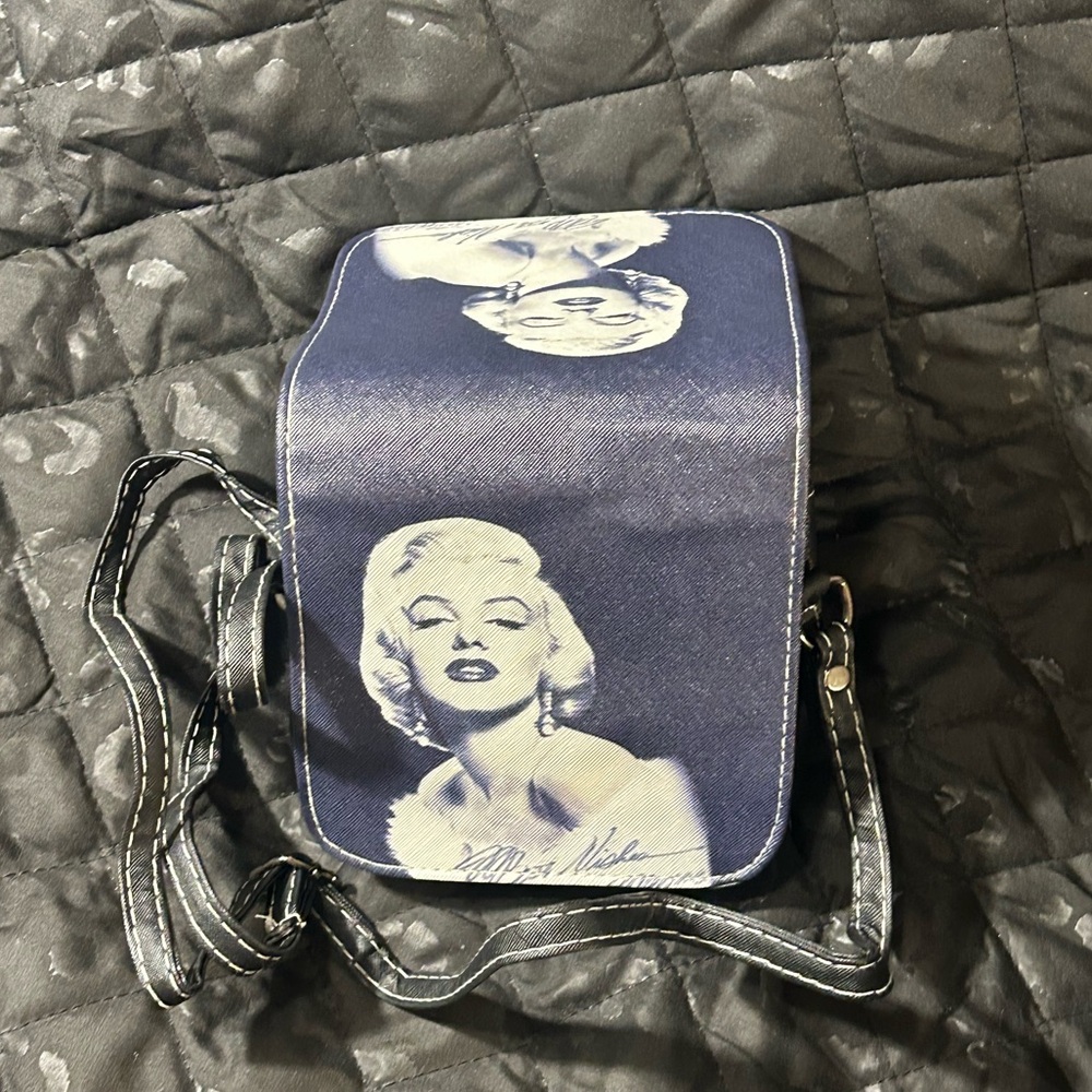 Marilyn Monroe Crossbody - Picture 6 of 6